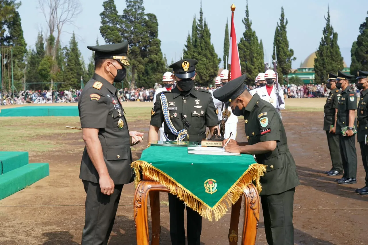 Pangdam III/Siliwangi Tutup Pendidikan dan Lantik 1.452 Prajurit Dikmata Infanteri Gelombang II TA 2026